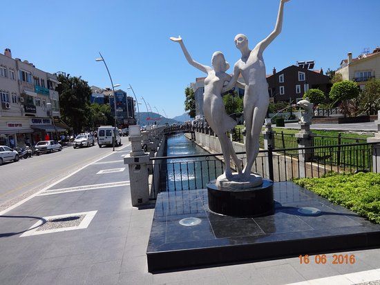 Marmaris 19 Mayıs Gençlik Meydanı